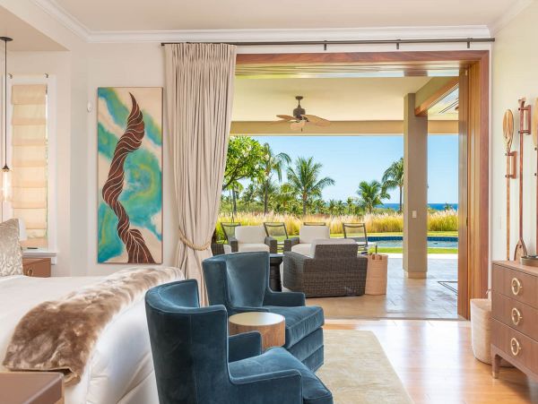 Waimea Vacation Home Four Bedroom Walk to Beach