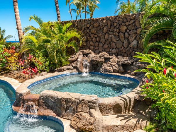 Waimea Vacation Home Four Bedroom Walk to Beach