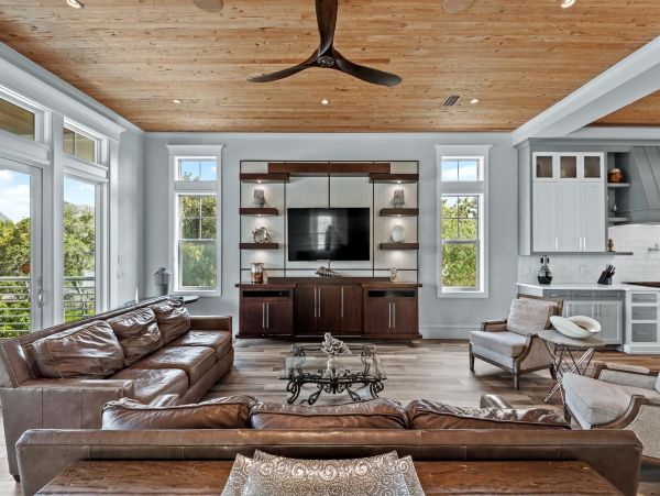 Destin Eight Bedroom Walk to the Beach Vacation Rental