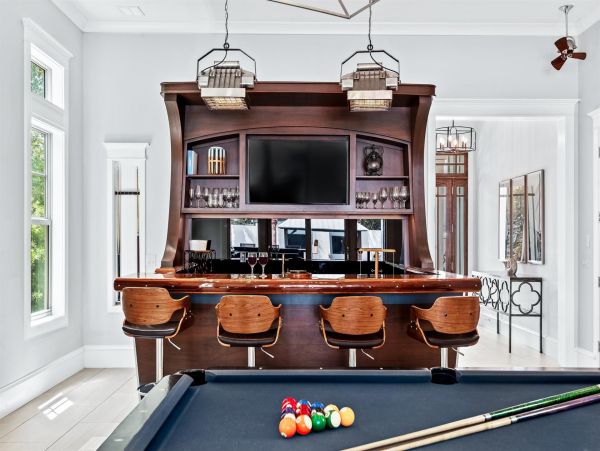 Destin Eight Bedroom Walk to the Beach Vacation Rental