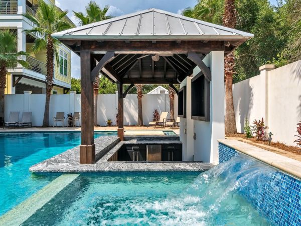 Destin Eight Bedroom Walk to the Beach Vacation Rental