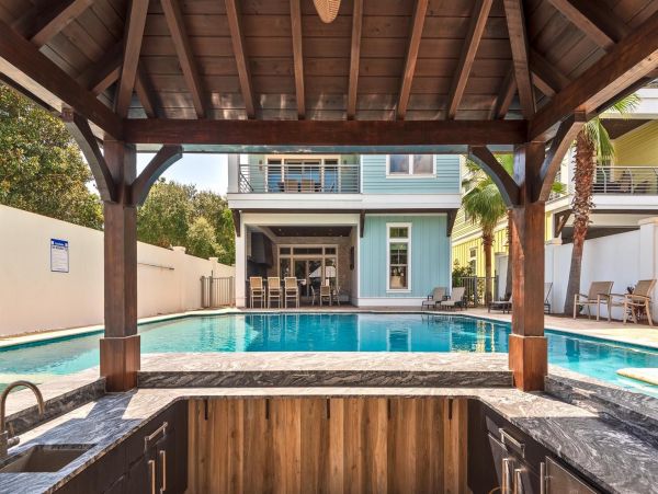 Destin Eight Bedroom Walk to the Beach Vacation Rental