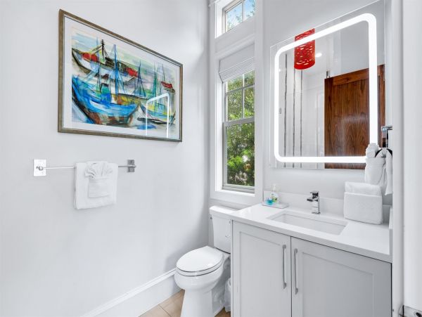 Destin Eight Bedroom Walk to the Beach Vacation Rental