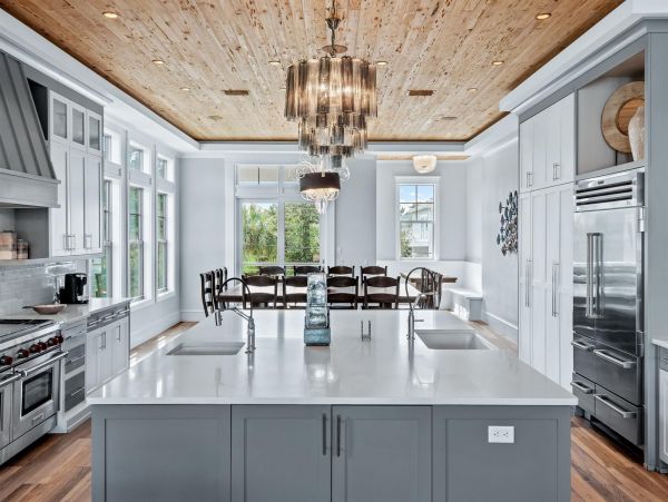 Destin Eight Bedroom Walk to the Beach Vacation Rental