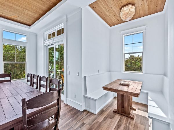 Destin Eight Bedroom Walk to the Beach Vacation Rental