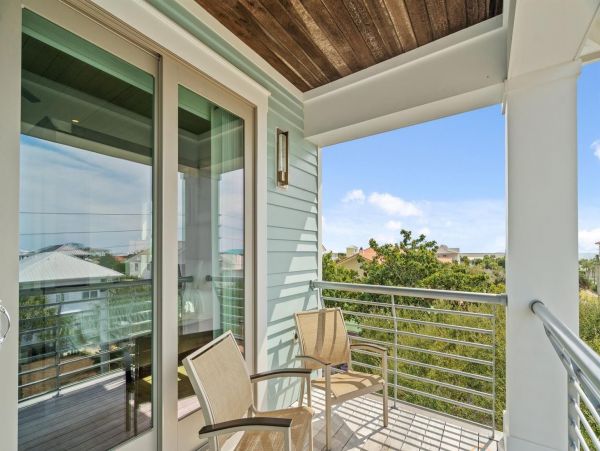 Destin Eight Bedroom Walk to the Beach Vacation Rental
