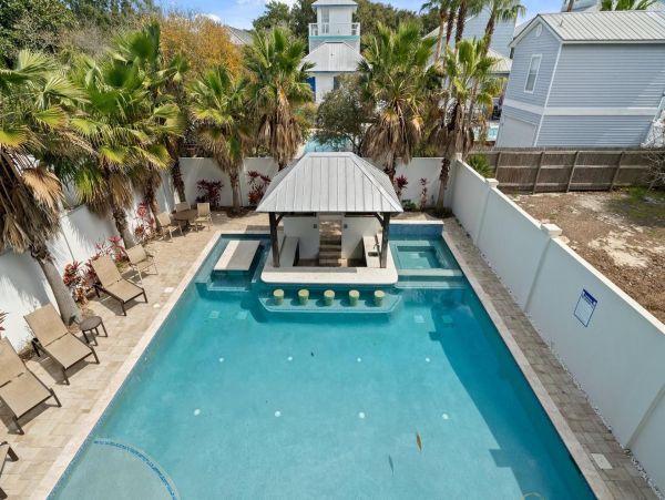 Destin Eight Bedroom Walk to the Beach Vacation Rental