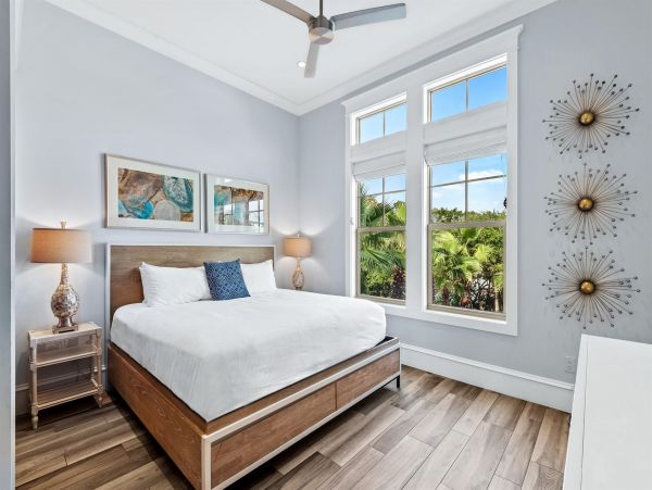 Destin Eight Bedroom Walk to the Beach Vacation Rental