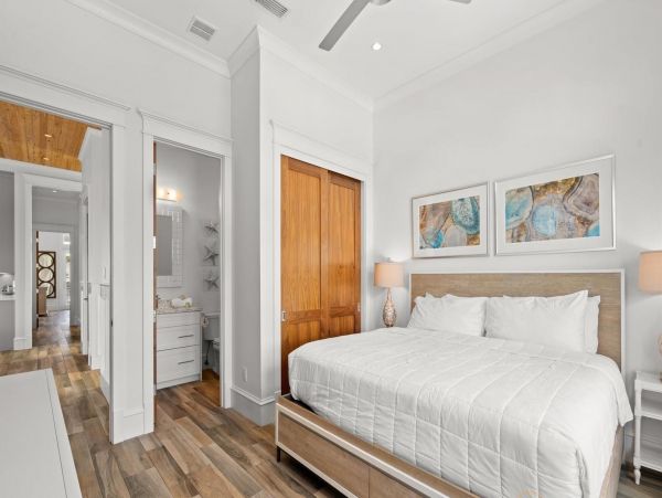 Destin Eight Bedroom Walk to the Beach Vacation Rental