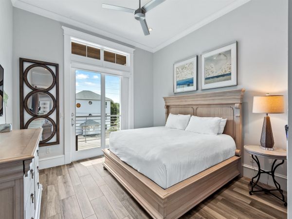 Destin Eight Bedroom Walk to the Beach Vacation Rental
