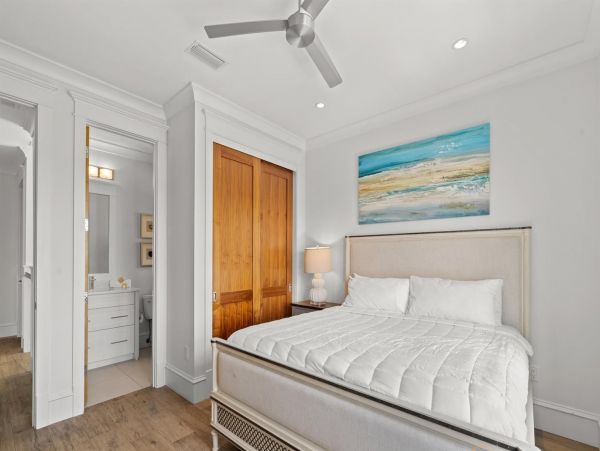Destin Eight Bedroom Walk to the Beach Vacation Rental