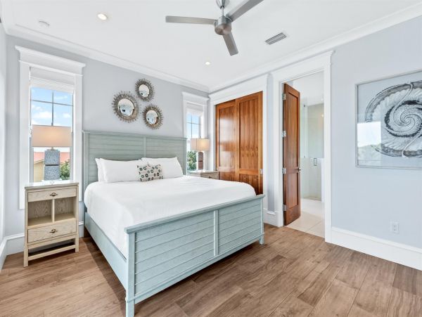 Destin Eight Bedroom Walk to the Beach Vacation Rental