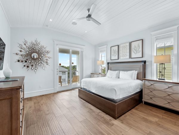 Destin Eight Bedroom Walk to the Beach Vacation Rental