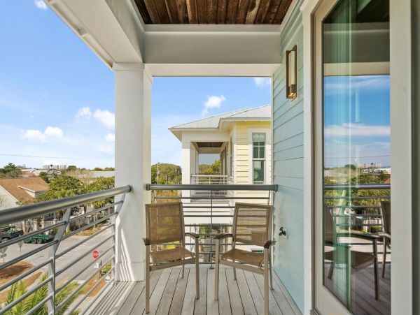 Destin Eight Bedroom Walk to the Beach Vacation Rental