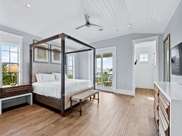 Destin Eight Bedroom Walk to the Beach Vacation Rental