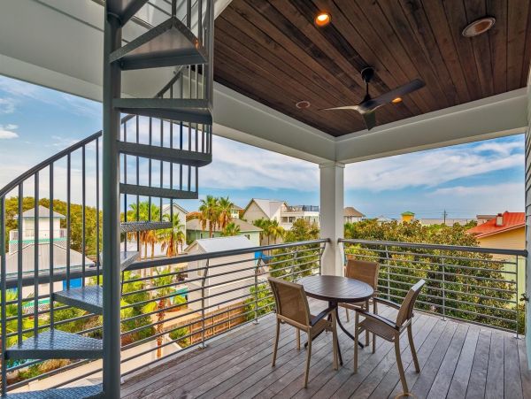 Destin Eight Bedroom Walk to the Beach Vacation Rental