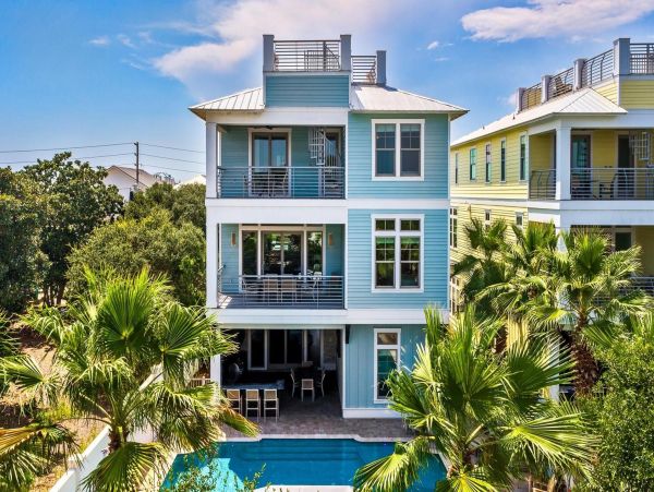 Destin Eight Bedroom Walk to the Beach Vacation Rental