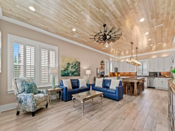 Luxurious 6-Bedroom Home - Steps from the Beach with VIP Extras