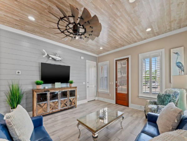 Luxurious 6-Bedroom Home - Steps from the Beach with VIP Extras
