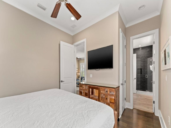 Luxurious 6-Bedroom Home - Steps from the Beach with VIP Extras
