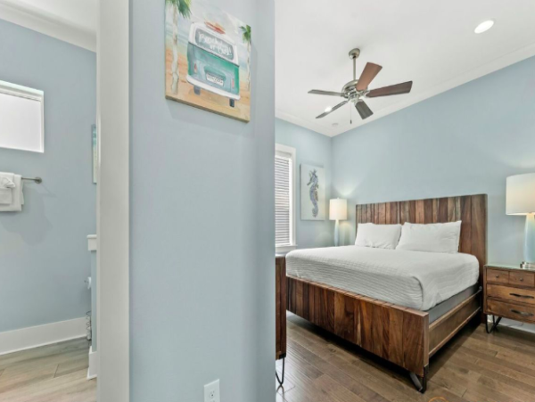 Luxurious 6-Bedroom Home - Steps from the Beach with VIP Extras