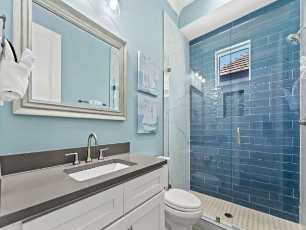 Luxurious 6-Bedroom Home - Steps from the Beach with VIP Extras