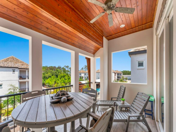 Luxurious 6-Bedroom Home - Steps from the Beach with VIP Extras