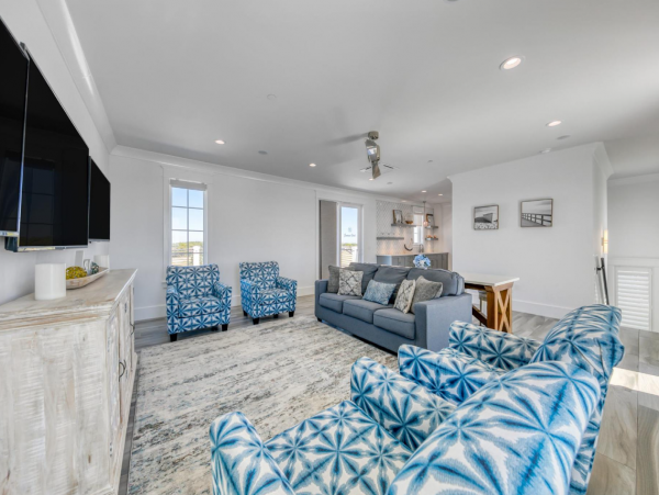 Modern Eight Bedroom Luxury Home with Pool in Miramar Beach