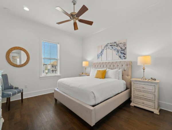 7 Bedroom House with community pool and golf cart