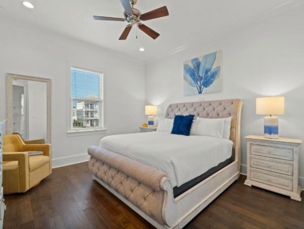 7 Bedroom House with community pool and golf cart