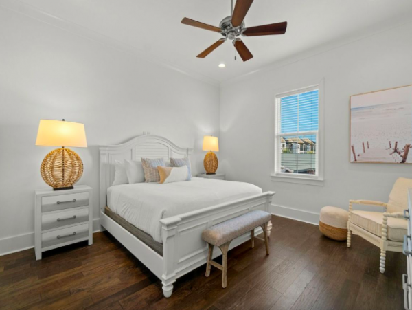 7 Bedroom House with community pool and golf cart