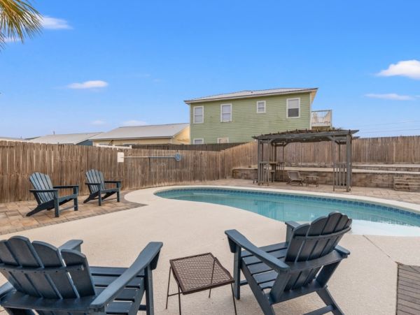 Four Bedroom Pool Vacation Home in Panama City Beach