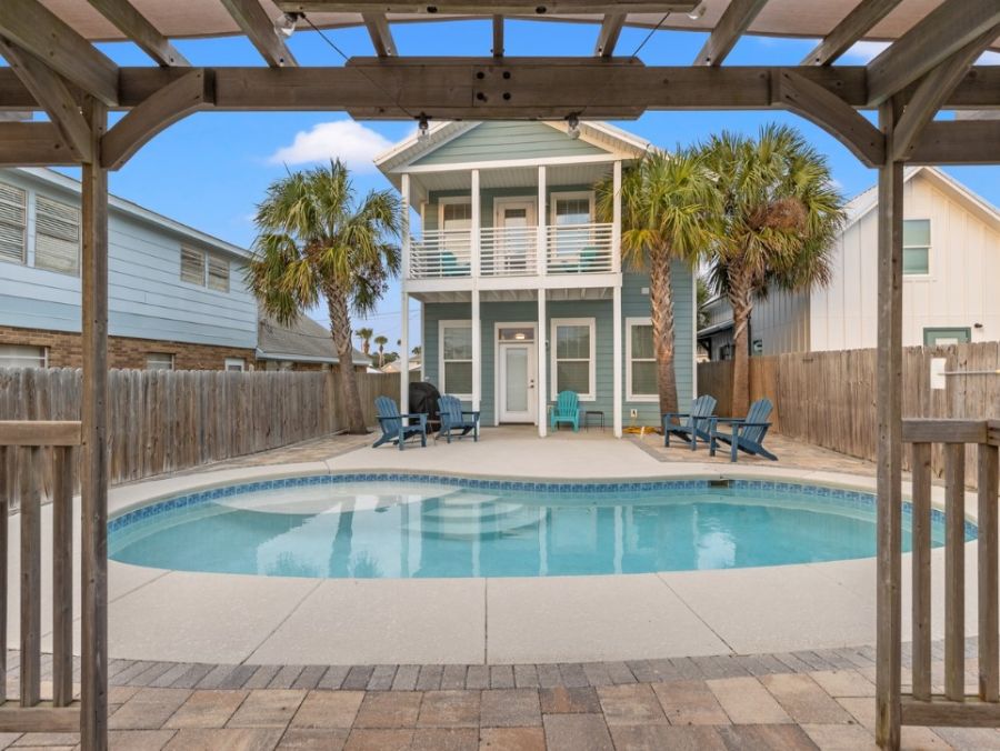 Four Bedroom Pool Vacation Home in Panama City Beach