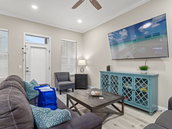 Four Bedroom Pool Vacation Home in Panama City Beach