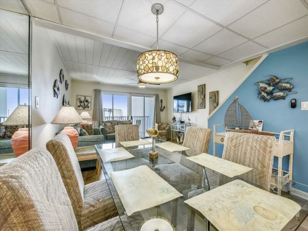 Cozy Vacation Condo Rental in Panama City Beach