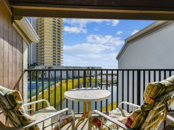 Cozy Vacation Condo Rental in Panama City Beach