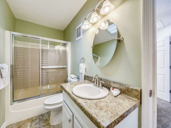 Cozy Vacation Condo Rental in Panama City Beach