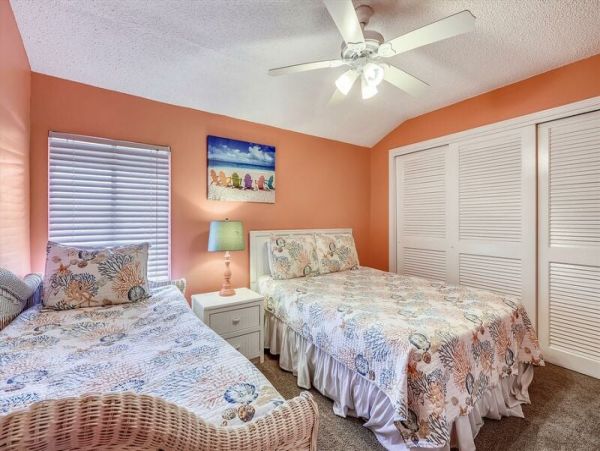 Cozy Vacation Condo Rental in Panama City Beach