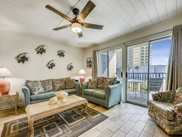 Cozy Vacation Condo Rental in Panama City Beach