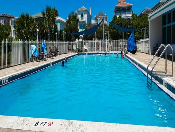 Destin Vacation Condo Three Bedroom Walk to Beach