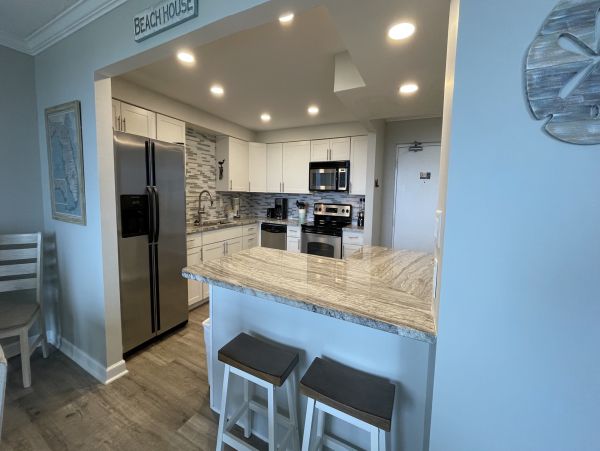 Destin Vacation Condo Three Bedroom Walk to Beach