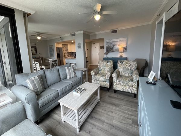 Destin Vacation Condo Three Bedroom Walk to Beach
