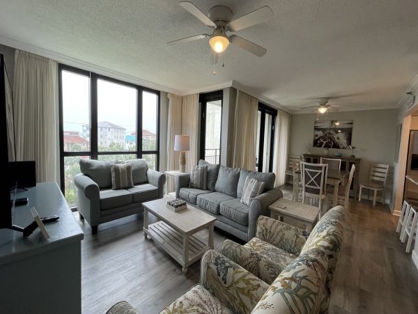 Destin Vacation Condo Three Bedroom Walk to Beach
