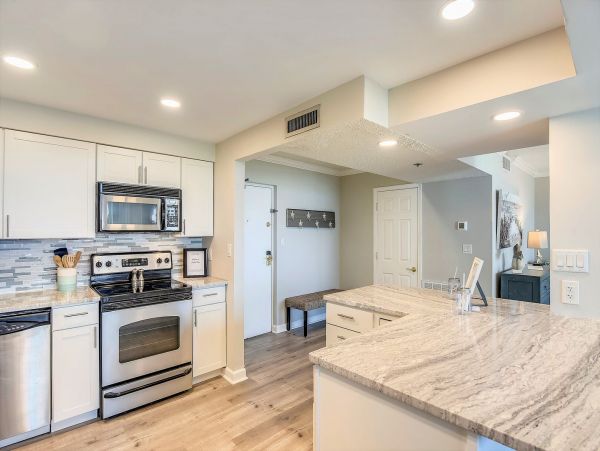 Destin Vacation Condo Three Bedroom Walk to Beach