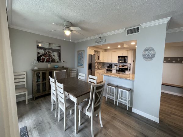 Destin Vacation Condo Three Bedroom Walk to Beach