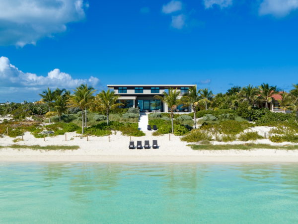 Luxury Oceanfront 6 Bedroom Villa in Turks and Caicos
