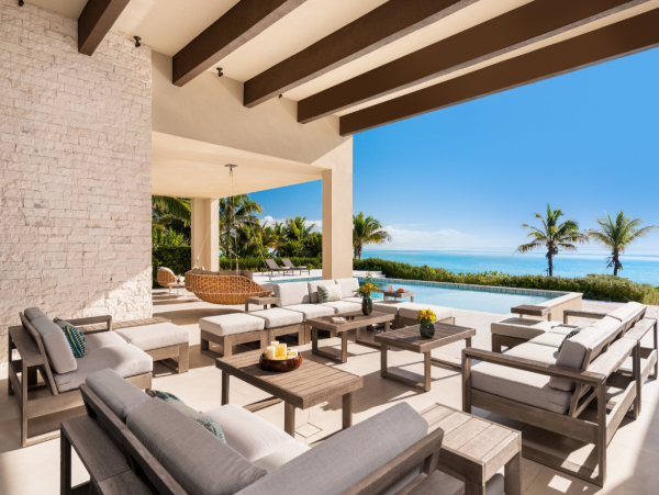 Luxury Oceanfront 6 Bedroom Villa in Turks and Caicos