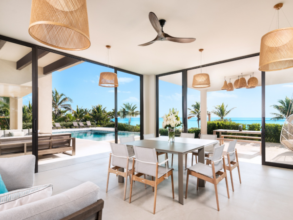 Luxury Oceanfront 6 Bedroom Villa in Turks and Caicos