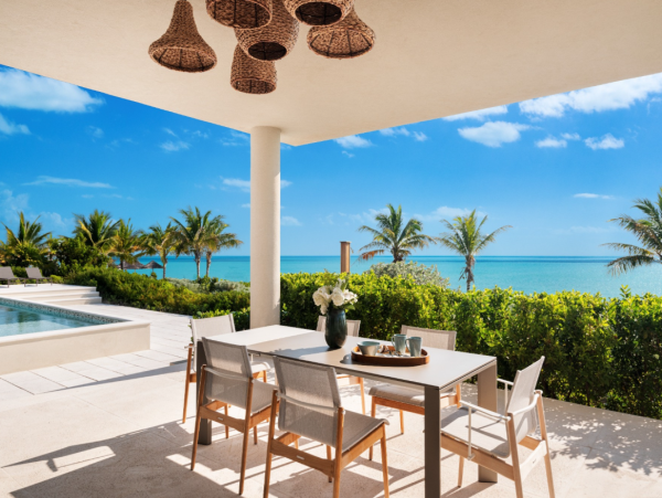 Luxury Oceanfront 6 Bedroom Villa in Turks and Caicos