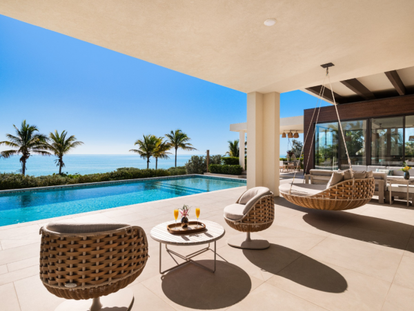 Luxury Oceanfront 6 Bedroom Villa in Turks and Caicos